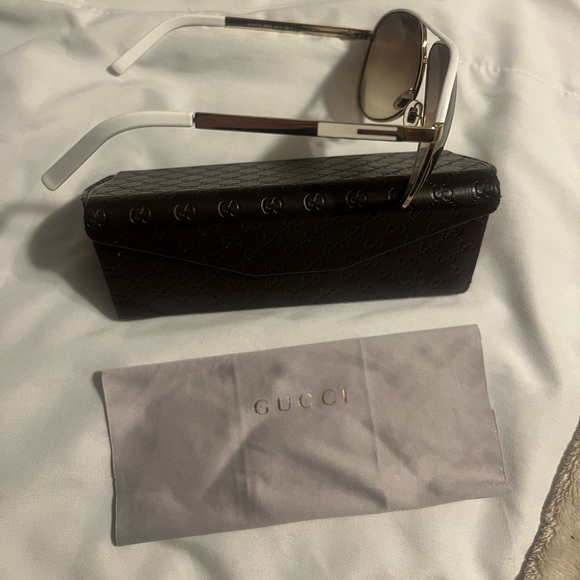 Gucci Aviator Sunglasses Women with Case - Picture 3 of 4